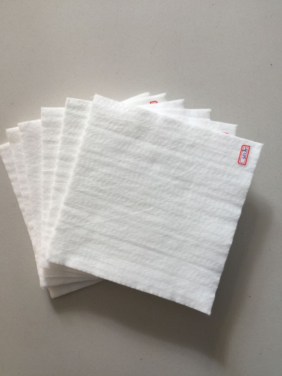 大壩設計如何選擇合適的土工布？